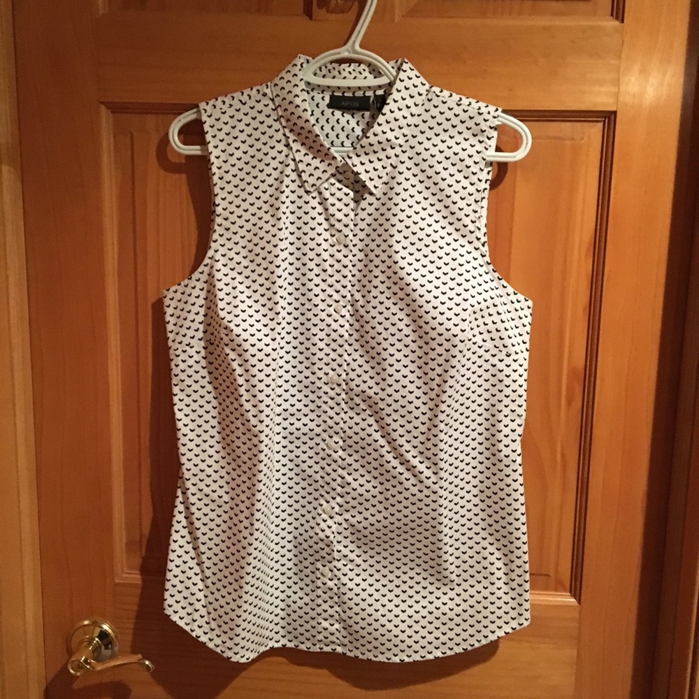Apt. 9 Sleeveless blouse - NWT
